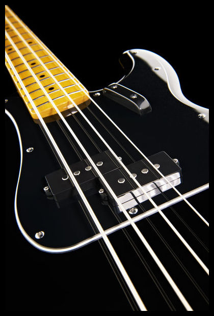 Fender Squier Matt Freeman Precision Bass BK
