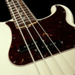 Fender AM Standard P-Bass RW OWT 11