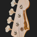 Fender 64 Jazz Bass Heavy Relic WB 7